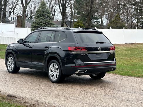 Used 2021 Volkswagen Atlas SE image 4