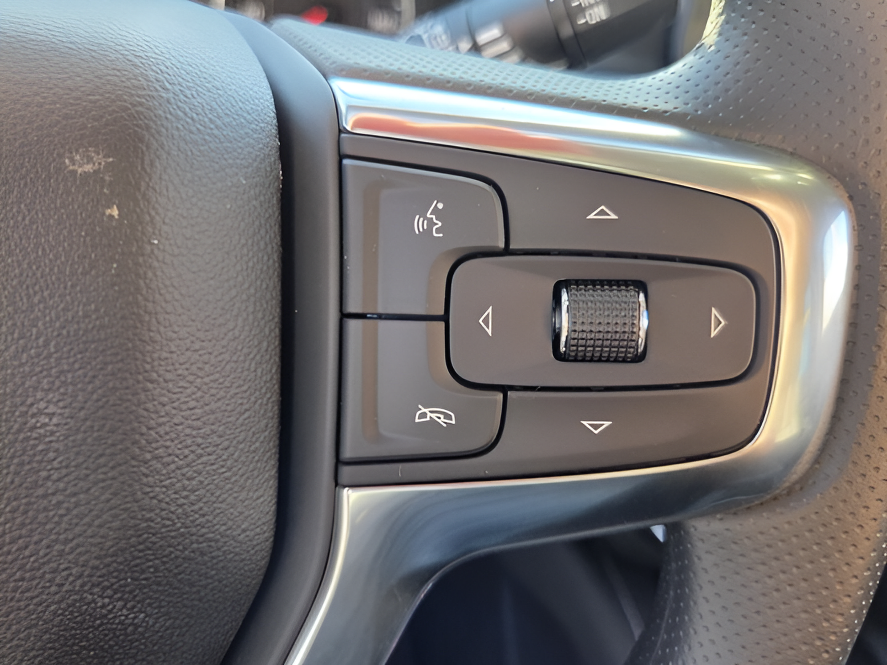 New 2026 Chevrolet Blazer LT w/ Convenience Package FWD image 28