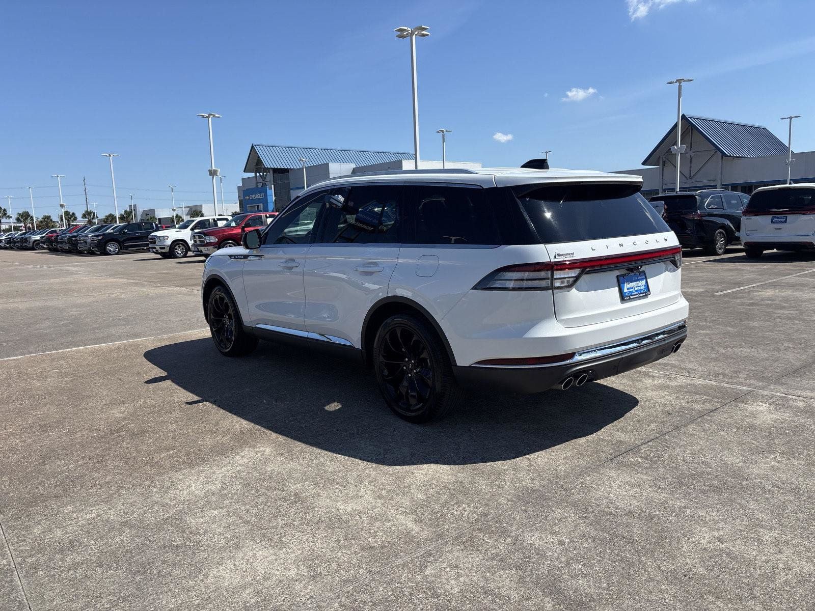 Used 2025 Lincoln Aviator Reserve w/ Luxury Package RWD image 18
