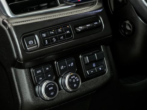 Used 2023 GMC Yukon Denali Ultimate image 17