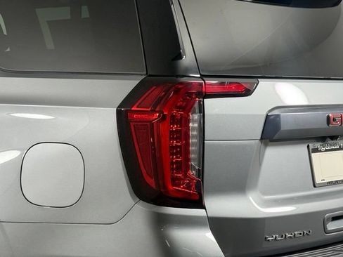 Used 2023 GMC Yukon AT4 w/ AT4 Premium Package AWD/4WD image 17
