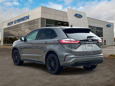 Used 2023 Ford Edge ST-Line w/ Class II Trailer Tow Package AWD/4WD image 3