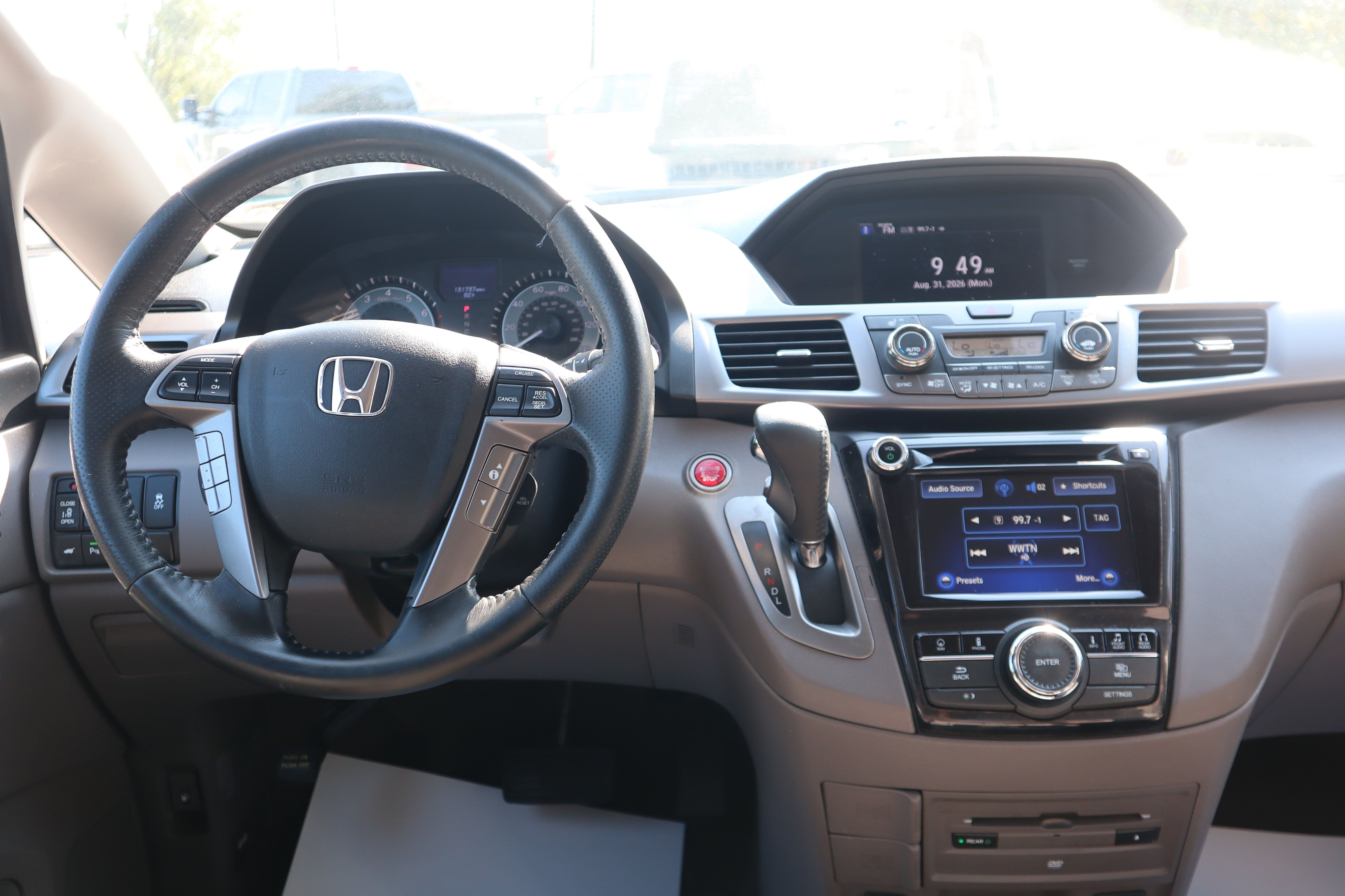 Used 2017 Honda Odyssey Touring Elite image 13