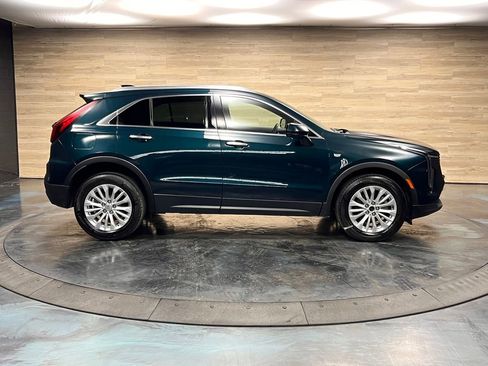 Used 2024 Cadillac XT4 Luxury w/ Cold Weather Package FWD image 28