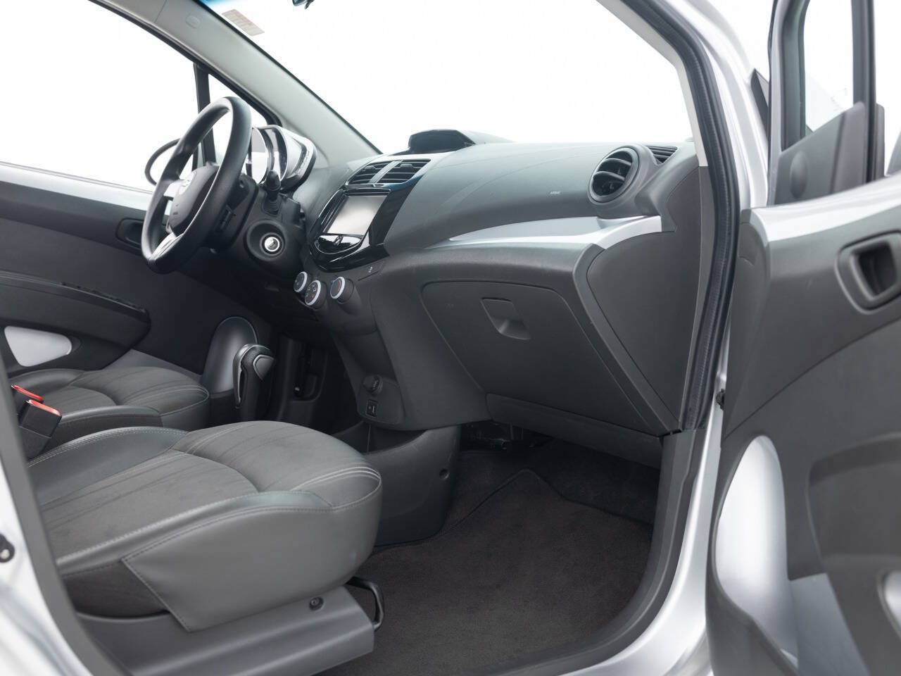 Used 2015 Chevrolet Spark LT FWD image 30