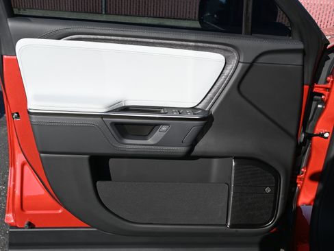 Used 2025 Rivian R1T Adventure image 29