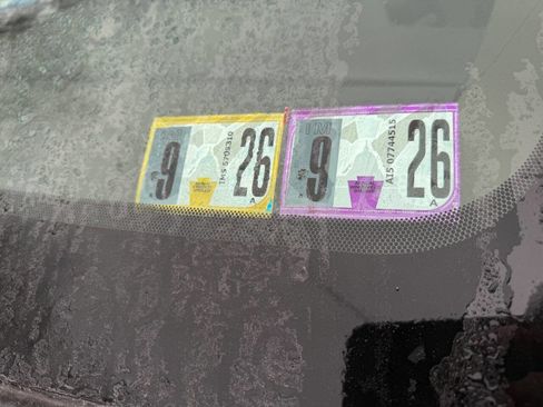 Used 2012 Chrysler Town & Country Touring-L w/ Driver Convenience Group image 3