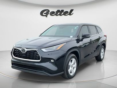 Used 2023 Toyota Highlander LE