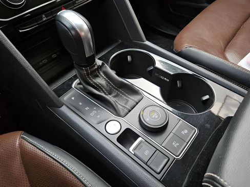 Used 2023 Volkswagen Atlas SEL Premium image 18