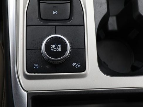 Used 2022 Ford Explorer XLT w/ Equipment Group 202A image 26