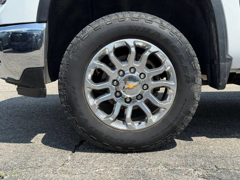 Used 2024 Chevrolet Silverado 2500 LTZ w/ LTZ Premium Package AWD/4WD image 10