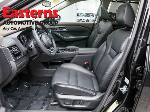 Used 2021 Nissan Rogue SV w/ Premium Package image 9