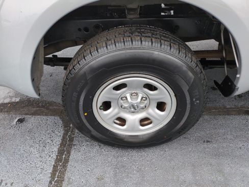 Used 2019 Nissan Frontier S RWD image 9