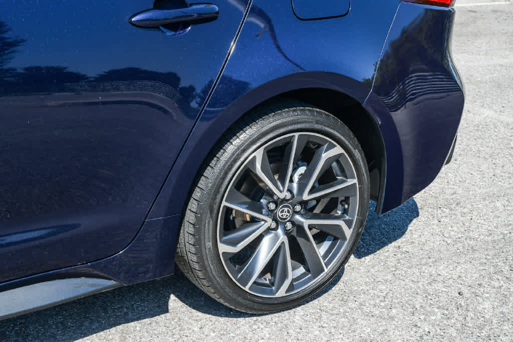 Used 2020 Toyota Corolla XSE FWD image 12