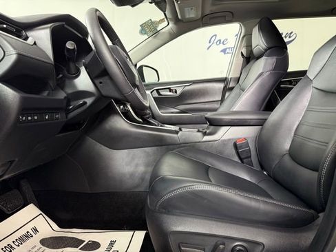 Used 2024 Toyota RAV4 XLE Premium image 12