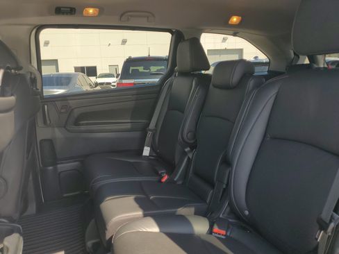 Used 2024 Honda Odyssey Touring image 13