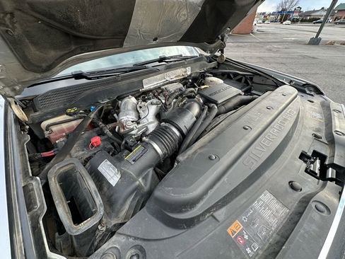 Used 2018 Chevrolet Silverado 2500 LTZ w/ Duramax Plus Package image 38