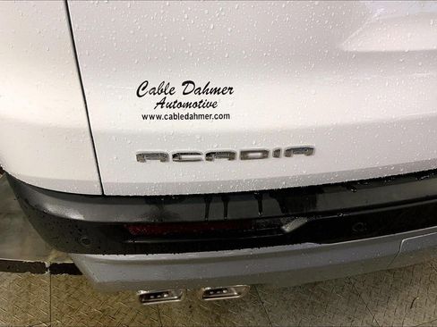 Used 2026 GMC Acadia Elevation w/ Elevation Premium Package FWD image 8