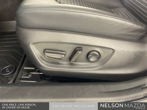Used 2019 Toyota Camry SE FWD image 26