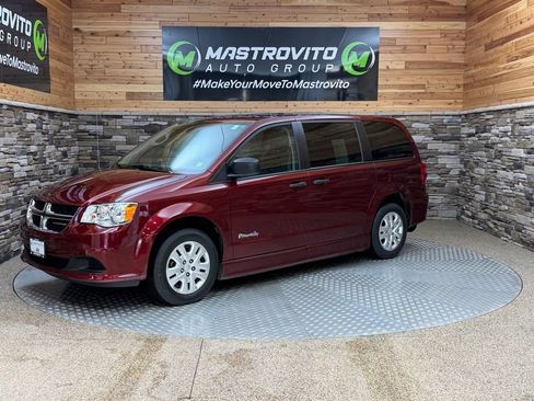 Used 2019 Dodge Grand Caravan SE w/ Power Convenience Group I FWD image 5