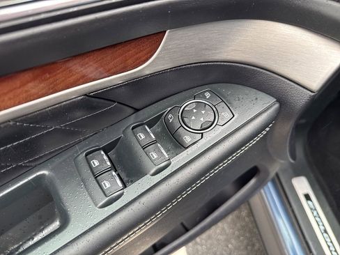 Used 2019 Ford Explorer Platinum image 23