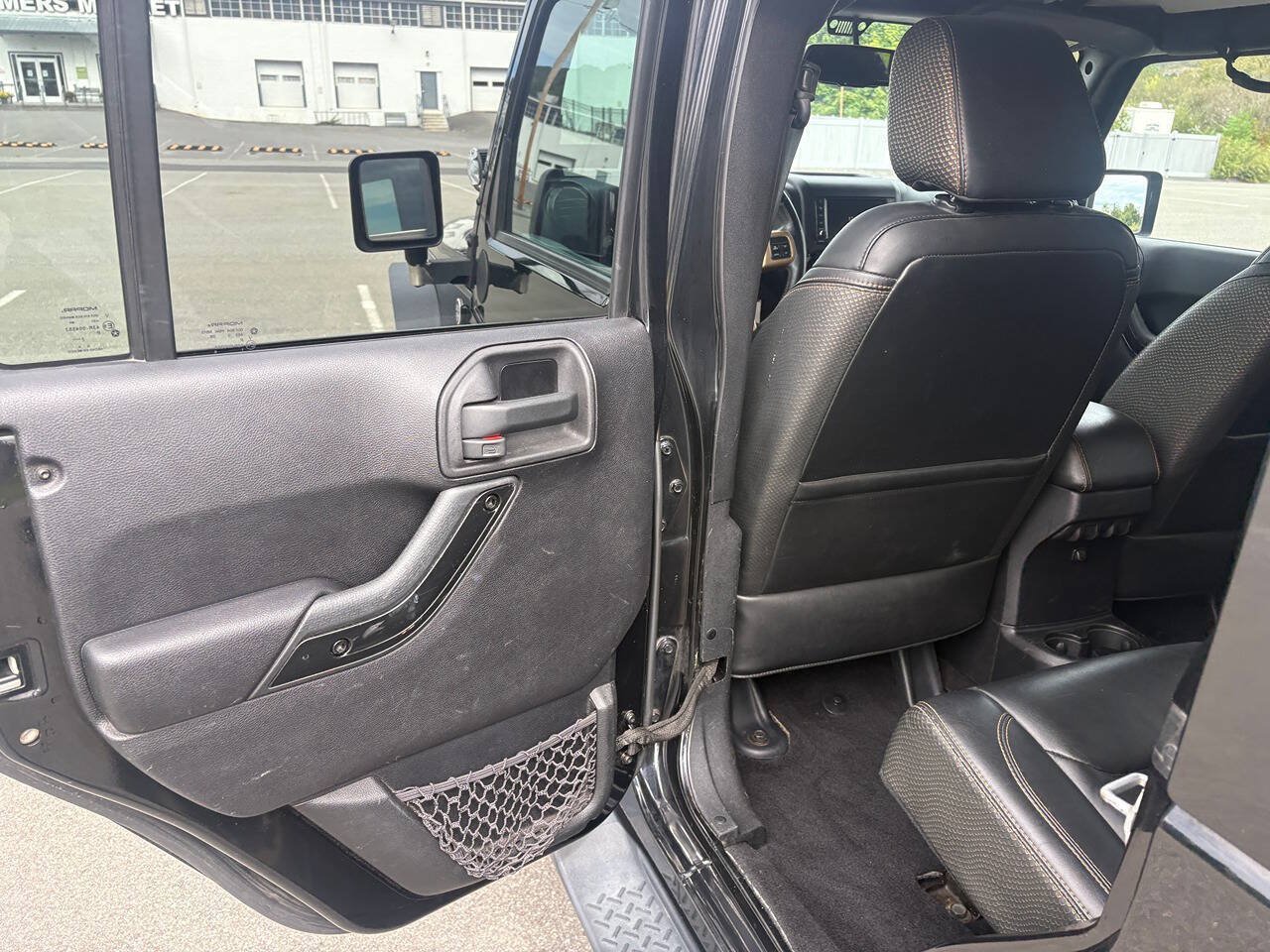 Used 2014 Jeep Wrangler Unlimited Sahara AWD/4WD image 6