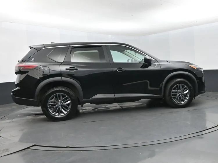 Used 2024 Nissan Rogue S FWD image 4
