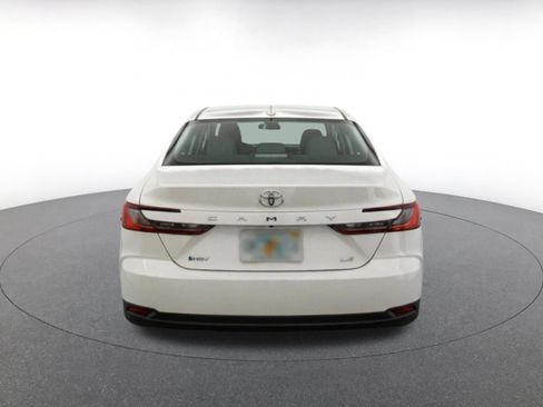 Used 2025 Toyota Camry LE FWD image 8