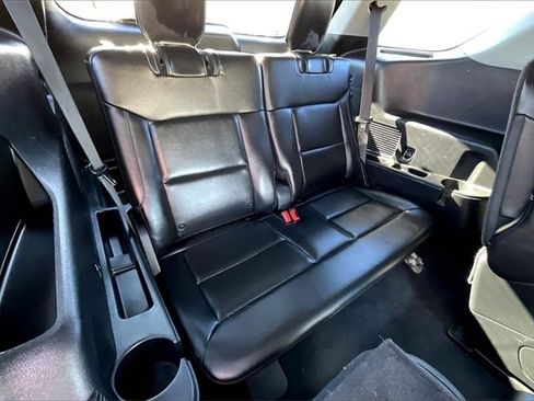 Used 2022 Ford Explorer XLT w/ Equipment Group 202A image 26