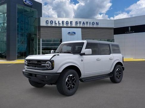 New 2025 Ford Bronco Outer Banks image 1