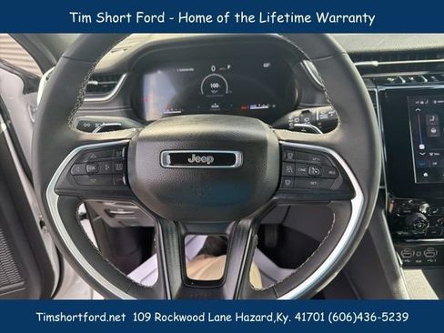 Used 2025 Jeep Grand Cherokee Altitude AWD/4WD image 18