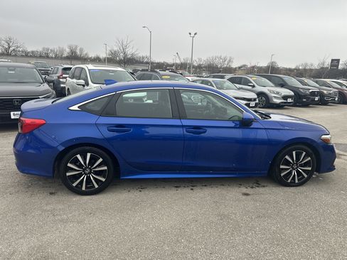 Used 2024 Honda Civic EX image 3
