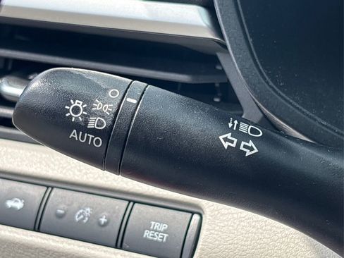 Used 2022 Nissan Altima 2.5 SV w/ SV Premium Package AWD/4WD image 25