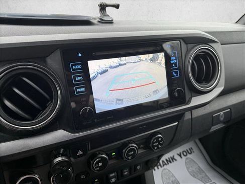 Used 2019 Toyota Tacoma TRD Off-Road image 11
