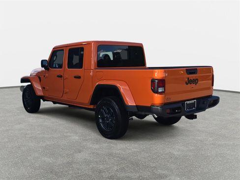 New 2025 Jeep Gladiator Sport image 7