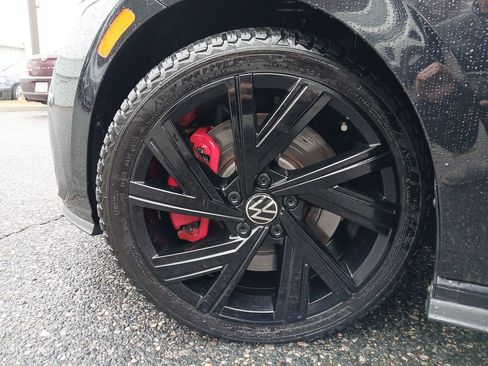 Used 2022 Volkswagen GTI SE image 28