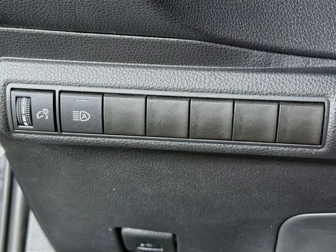 Used 2025 Toyota Corolla XSE FWD image 15