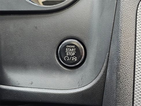 Used 2011 Dodge Challenger R/T image 31