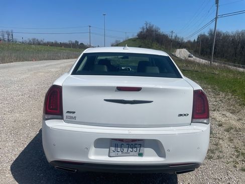 Used 2022 Chrysler 300 Touring L w/ Popular Equipment Group image 7