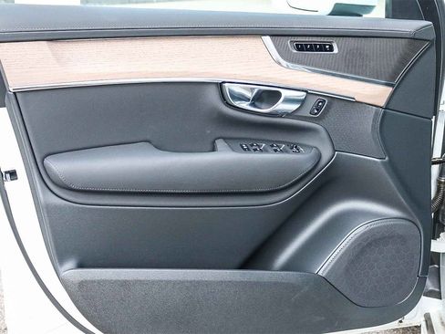 New 2025 Volvo XC90 B6 Core w/ Protection Package Premier image 23