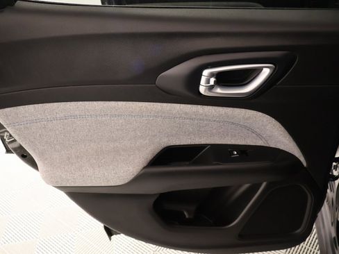 Used 2024 Jeep Compass Latitude w/ Convenience Group image 16