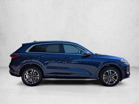 Certified 2025 Audi Q5 Premium w/ Convenience Package AWD/4WD image 4