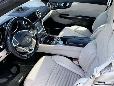 Used 2018 Mercedes-Benz SL 450 image 4