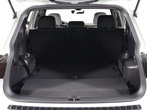 Used 2023 Volkswagen Tiguan SE R-Line FWD image 21