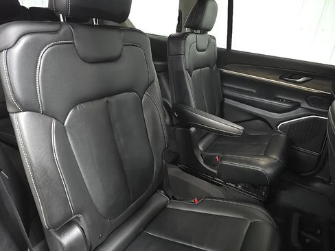 Used 2021 Jeep Grand Cherokee L Limited AWD/4WD image 16