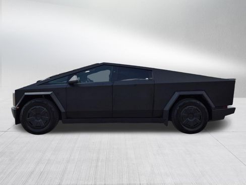Used 2024 Tesla Cybertruck AWD Crew Cab image 2