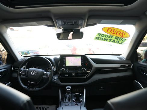 Used 2020 Toyota Highlander XLE image 15
