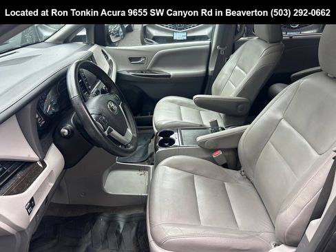 Used 2018 Toyota Sienna XLE AWD/4WD image 11