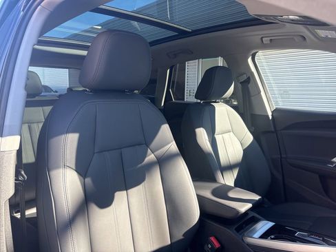 Used 2025 Audi Q5 Premium w/ Convenience Package image 16