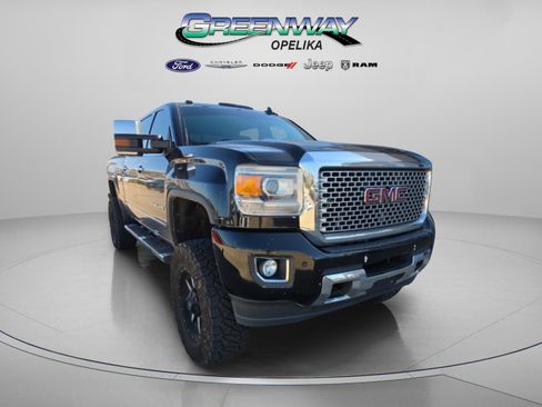 Used 2016 GMC Sierra 2500 Denali w/ Duramax Plus Package image 2